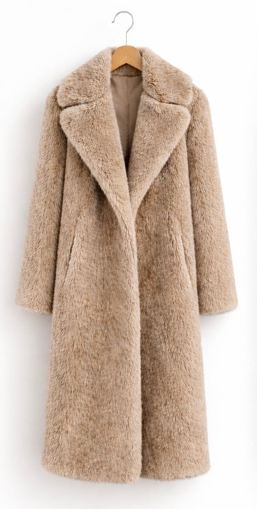 Hochwertiger Kunstpelzmantel für Damen im eleganten Stil