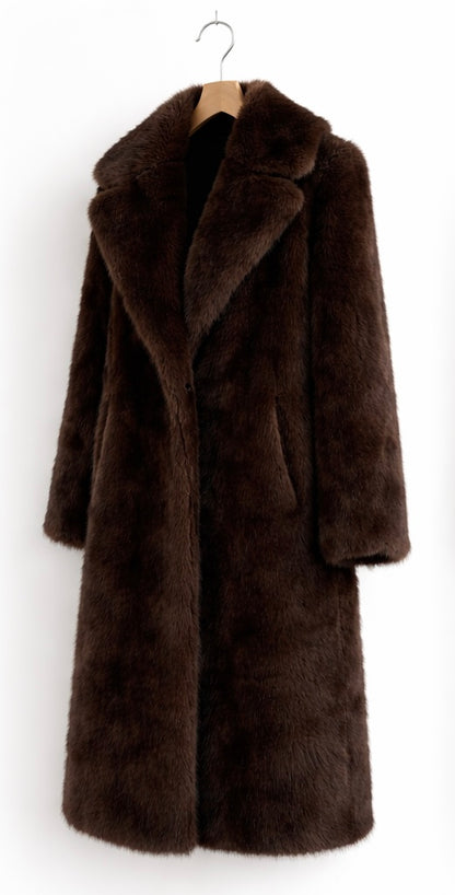 Hochwertiger Kunstpelzmantel für Damen im eleganten Stil