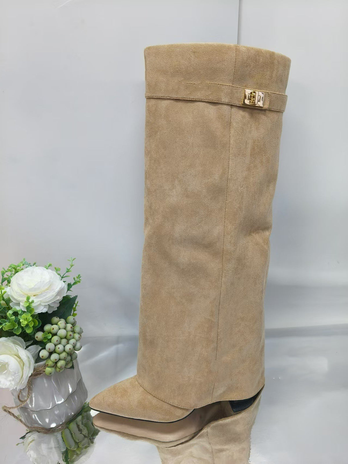 Eleganter Overknee Stiefel mit Logo Detail für Damen